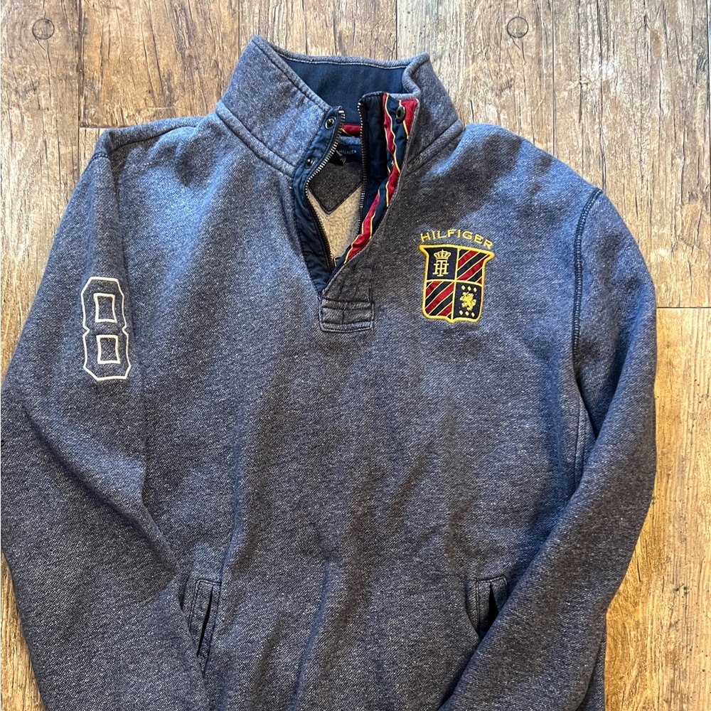 Tommy Hilfiger pull over with patches
